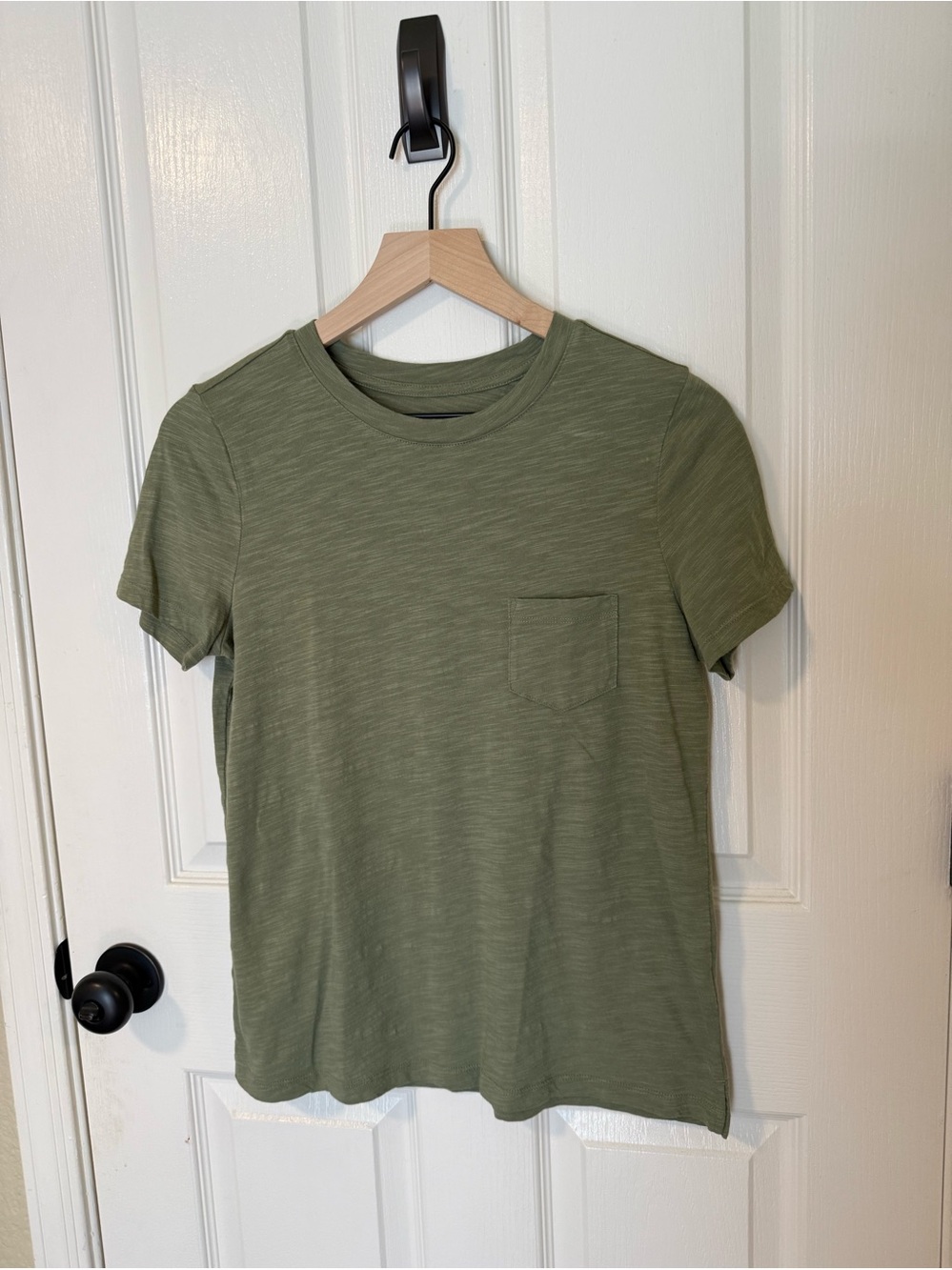 CASLON Olive Short Sleeve Pocket Tee - Medium